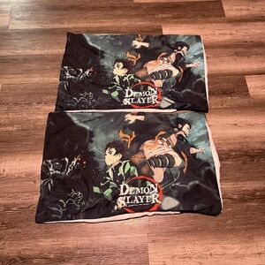 Demon Slayer Black and Green Pillow Set